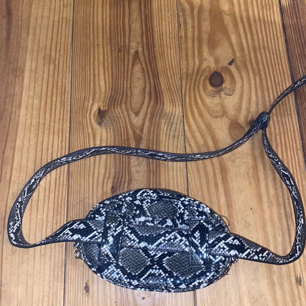 Fanny pack - Picture 2 of 2
